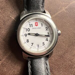 Victorinox Swiss Army | 27mm Small Field Watch Quartz White Dial
